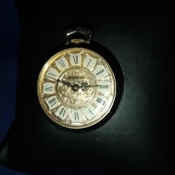 Pendant watch by Endura - Picture 2 of 7